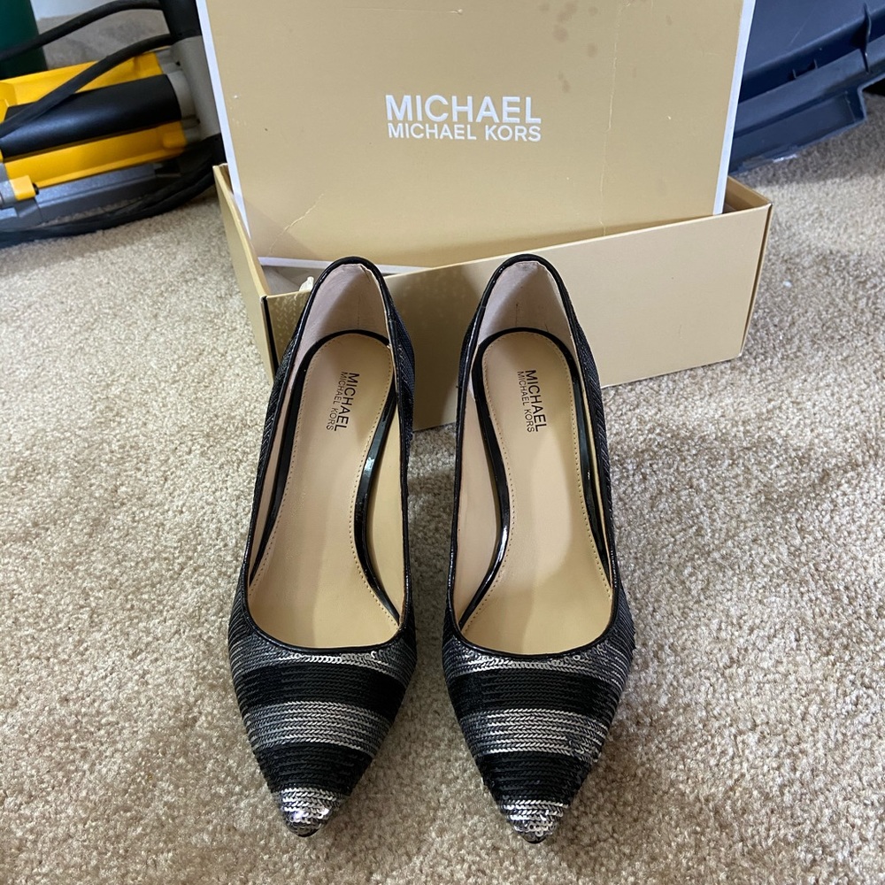 Dress shoes